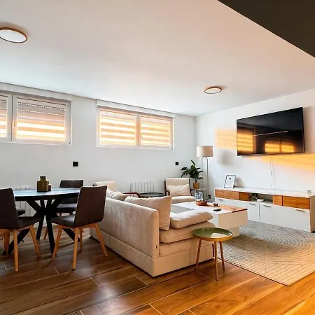 2 Luxury & Ultra-comfort Bedrooms, Private Parking, #1 Apartamento