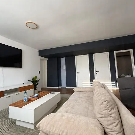 2 Luxury & Ultra-comfort Bedrooms, Private Parking, #1 *