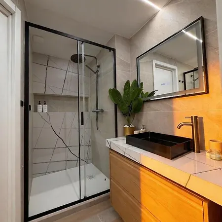 Apartamento 2 Luxury & Ultra-comfort Bedrooms, Private Parking, #1 Blotzheim
